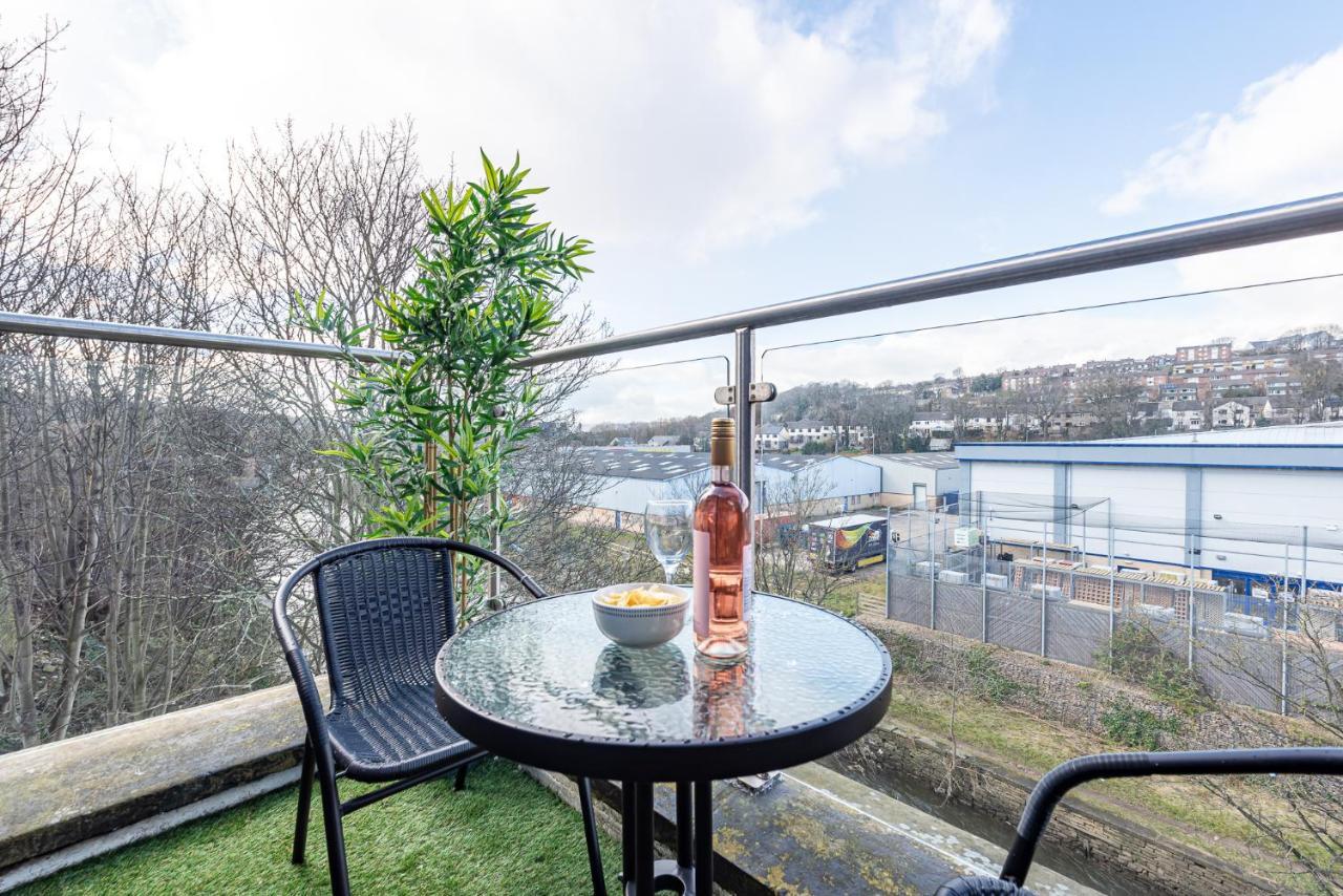 Riverside Balcony Apartment With Parking Just Minutes To Saltaire Shipley (West Yorkshire) Exterior foto