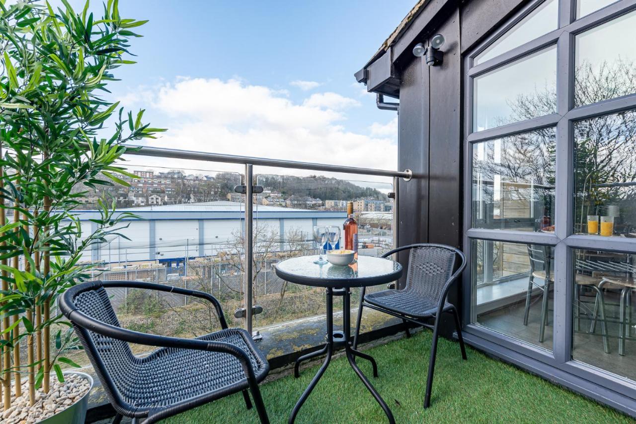 Riverside Balcony Apartment With Parking Just Minutes To Saltaire Shipley (West Yorkshire) Exterior foto